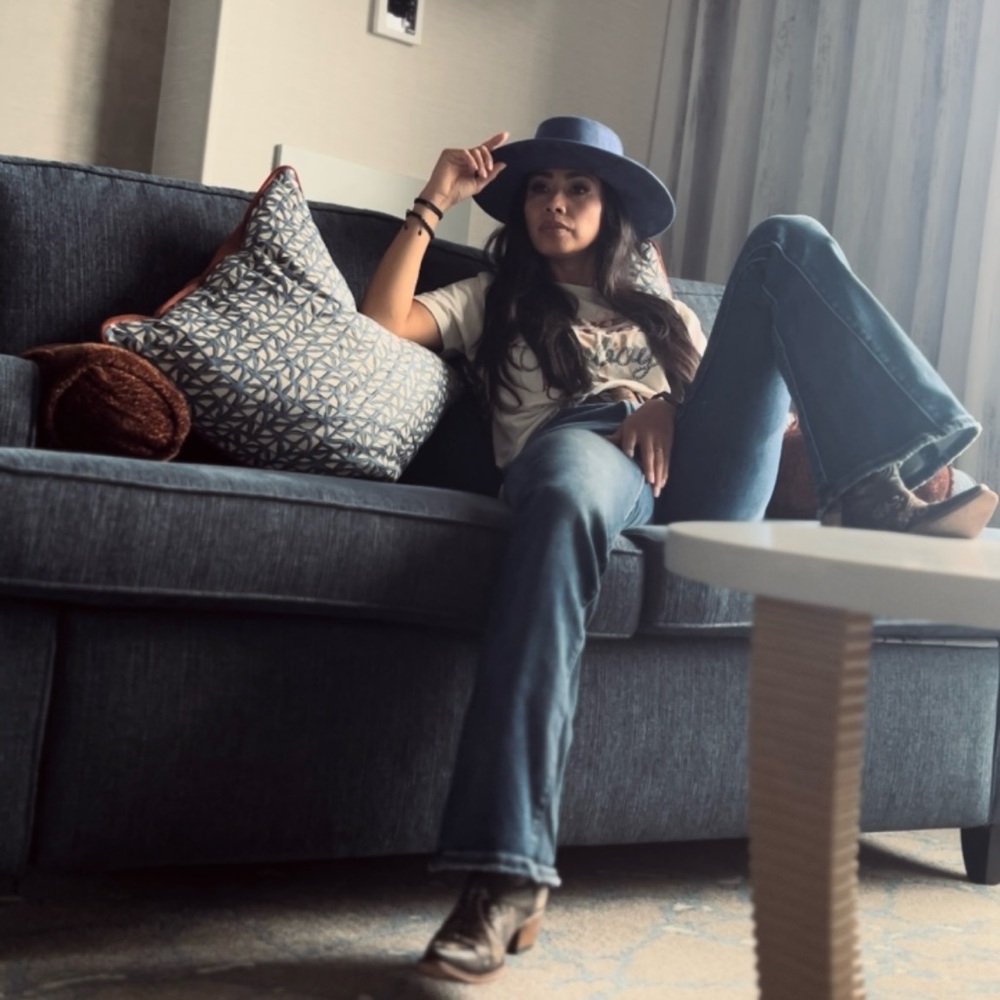 Meet your Posher, Gayle